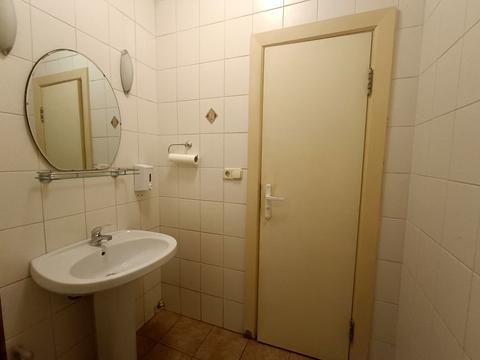комерційна за адресою Симона Петлюри вул. (Комінтерну), 20а