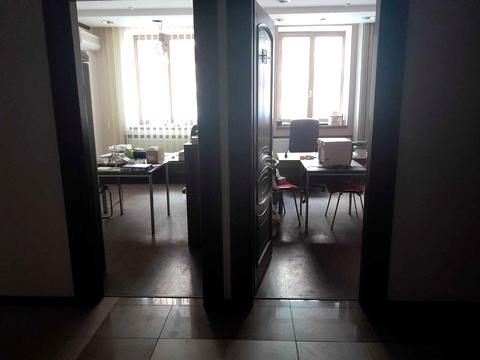 комерційна за адресою Отакара Яроша вул., 22