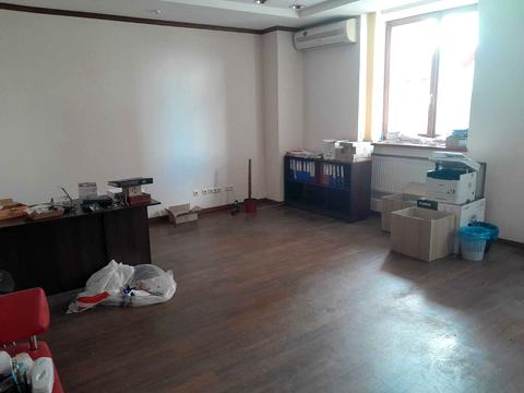 комерційна за адресою Отакара Яроша вул., 22