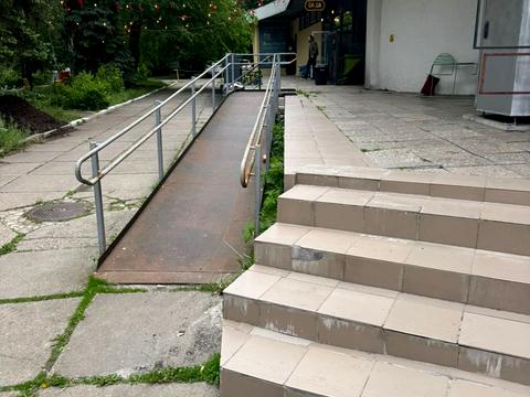 коммерческая по адресу Гагарина просп. (Гагаріна), 1