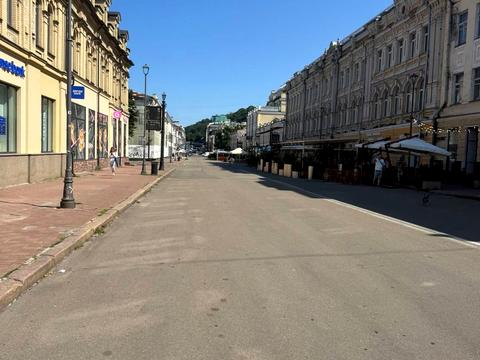комерційна за адресою Контрактова пл., 2/1