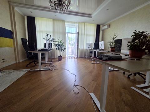 комерційна за адресою Володимира Янева вул., 19