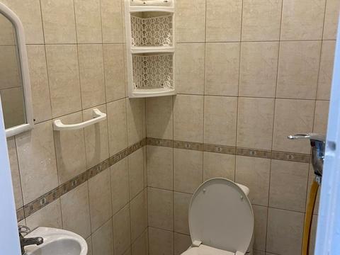 комерційна за адресою Богдана Хмельницького вул., 2