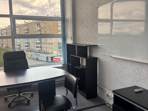 комерційна за адресою майдан Ірини Бугримової пл., 3