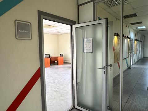 комерційна за адресою майдан Ірини Бугримової пл., 3