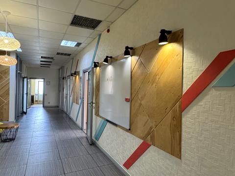комерційна за адресою майдан Ірини Бугримової пл., 3