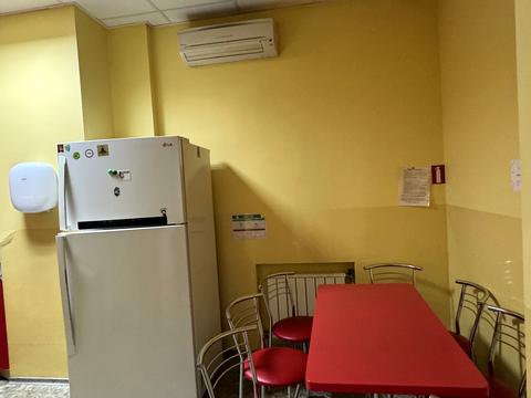 комерційна за адресою майдан Ірини Бугримової пл., 3