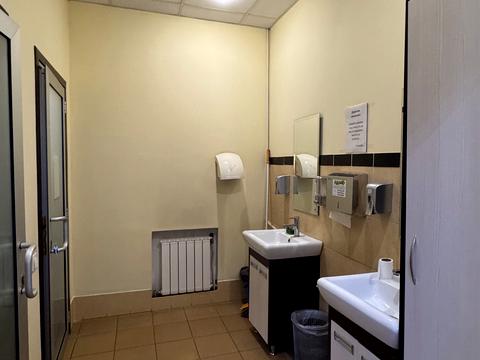 комерційна за адресою майдан Ірини Бугримової пл., 3