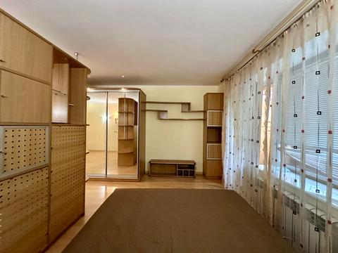 квартира за адресою Менахем-Мендл Шнеєрсона вул. (Мініна), 15