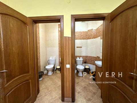 комерційна за адресою Симона Петлюри вул., 8