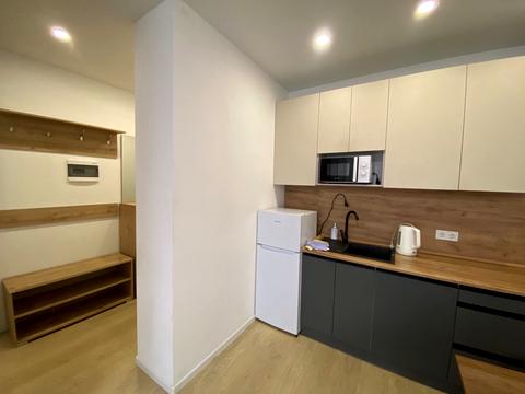 1869867776783147