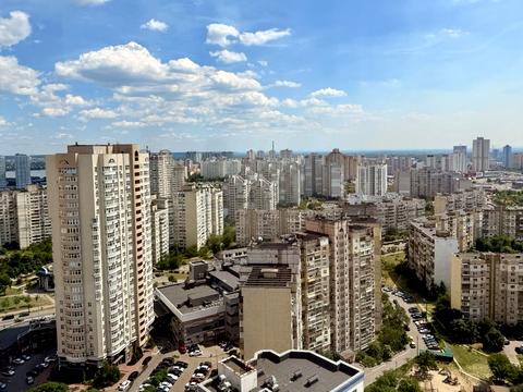 квартира за адресою Анни Ахматової вул., 13-Д