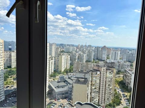 квартира за адресою Анни Ахматової вул., 13-Д