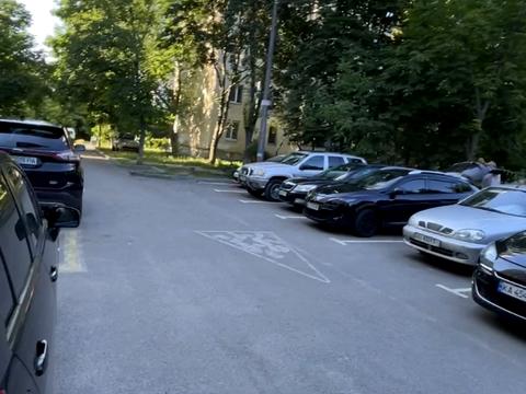 квартира за адресою Академіка Єфремова вул. (Командарма Уборевича), 7-А