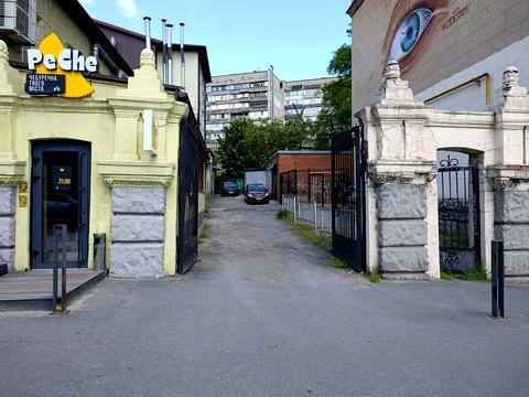 паркомісце за адресою Дмитра Яворницького просп. (Карла Маркса), 55