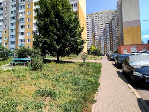 комерційна за адресою Кургузова вул., 1а к2