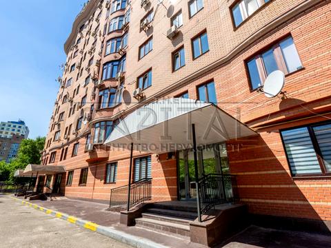 комерційна за адресою Жилянська вул., 30-А