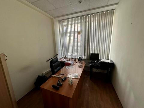 комерційна за адресою Кудрявський узвіз, 7