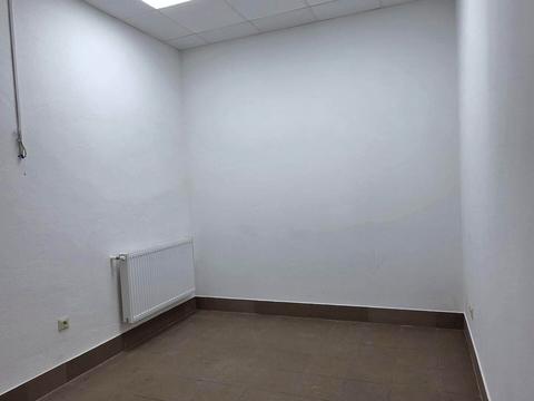 комерційна за адресою Івана Миколайчука вул., 8