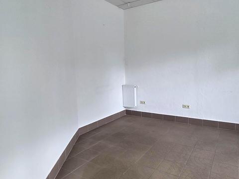 комерційна за адресою Івана Миколайчука вул., 8