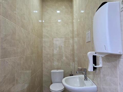 комерційна за адресою Івана Миколайчука вул., 8