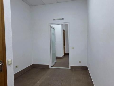 комерційна за адресою Івана Миколайчука вул., 8
