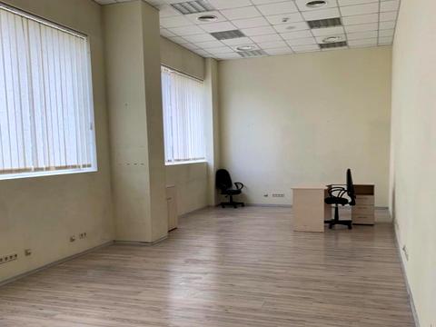 комерційна за адресою Володимирська вул., 101