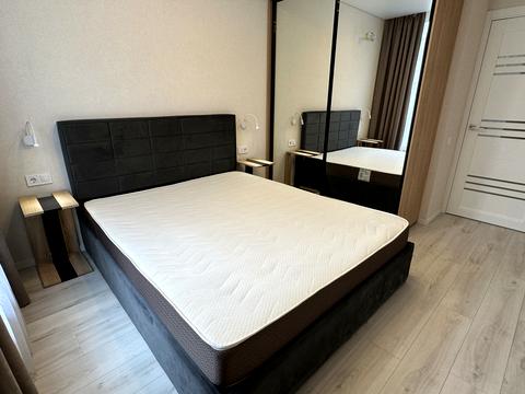 квартира за адресою Салютна вул., 2к20