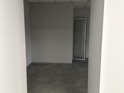 комерційна за адресою Винниченка вул., 23