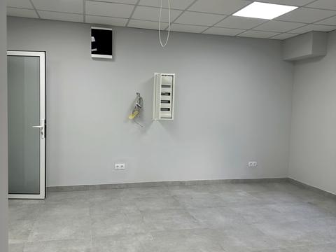 комерційна за адресою Винниченка вул., 23