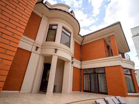 будинок за адресою Купріна вул., 16/1