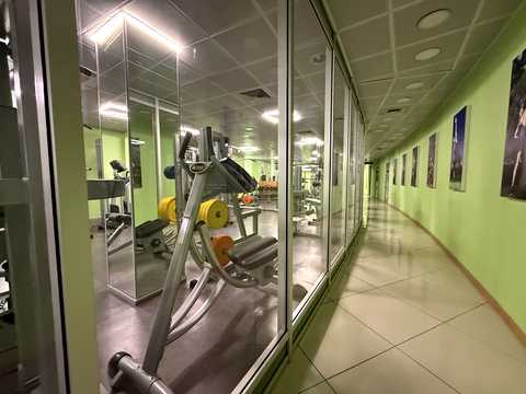 комерційна за адресою Анни Ахматової вул., 44а