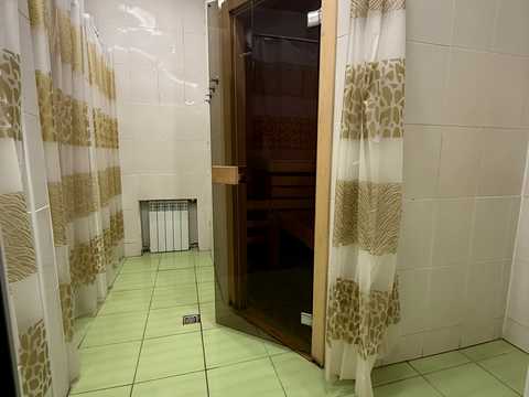 комерційна за адресою Анни Ахматової вул., 44а