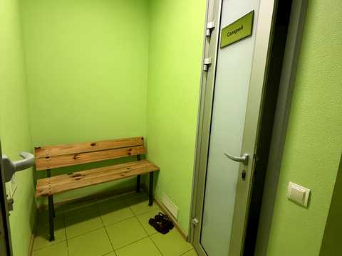 комерційна за адресою Анни Ахматової вул., 44а