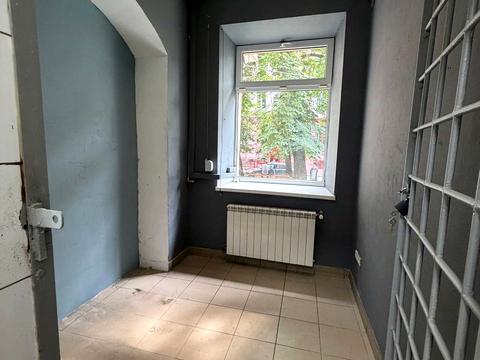 комерційна за адресою Гетьмана Мазепи вул., 20