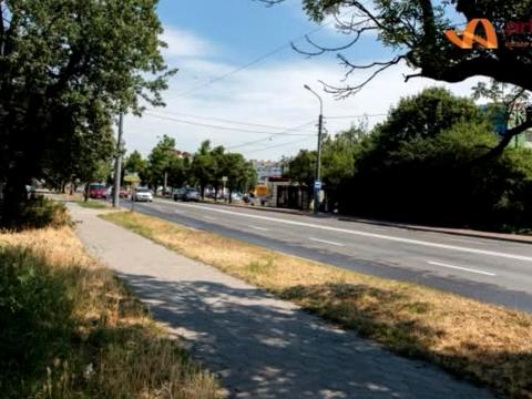 комерційна за адресою Євгена Коновальця вул., 14ж
