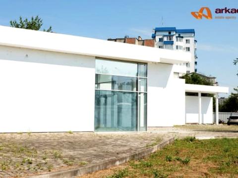 комерційна за адресою Євгена Коновальця вул., 14ж
