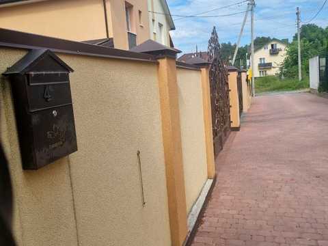 будинок за адресою Ягідна вул.