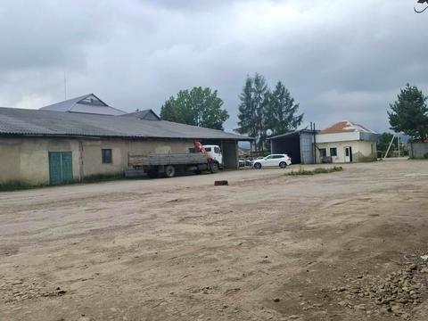 комерційна за адресою Сагайдачного вул., 1
