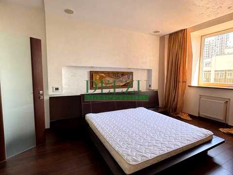 квартира за адресою Лабораторна вул., 8