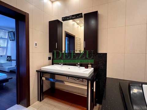 квартира за адресою Лабораторна вул., 8