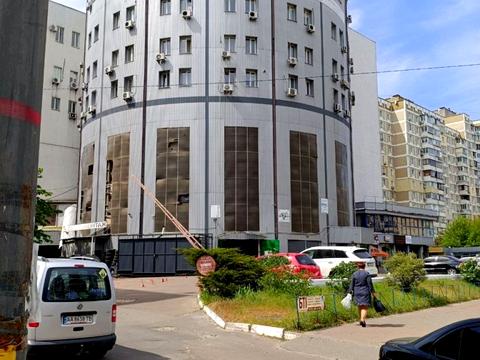коммерческая по адресу Ларисы Руденко ул., 6а