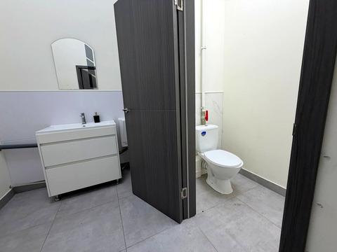 комерційна за адресою Глибочицька вул., 73