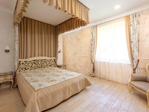 будинок за адресою Вишнева, 1