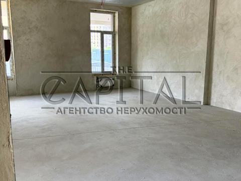 коммерческая по адресу вул. Радісна, 12
