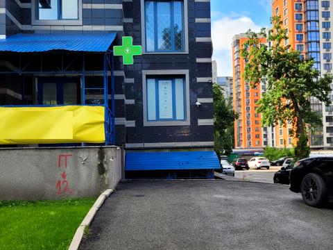 комерційна за адресою Київ, Берестейський просп. (Перемоги), 131-А