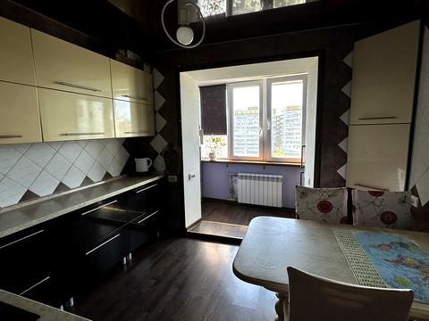 квартира за адресою Слави бульв., 12