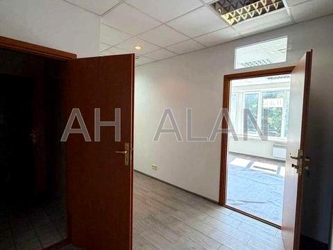 комерційна за адресою Київ, Миколи Василенка вул., 7