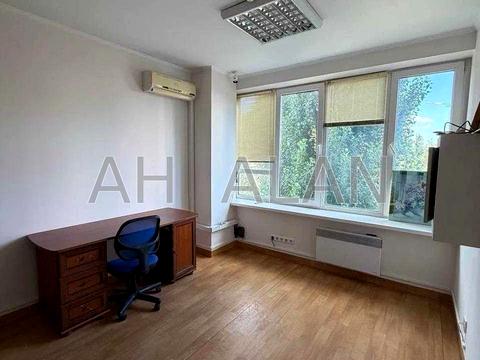 комерційна за адресою Київ, Миколи Василенка вул., 7