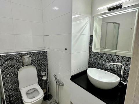 квартира за адресою Літературна вул., 8